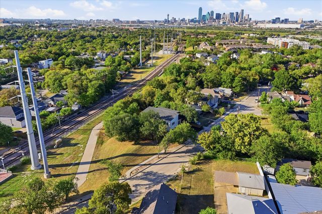 709 Woodbine Avenue, Dallas, TX 75203