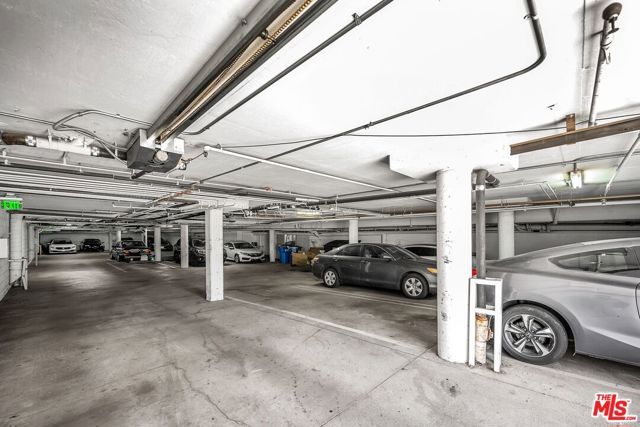 1546 Hi Point Street 201, Los Angeles, CA 90035