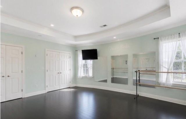 5834 Mountain View Drive, Kingwood, TX 77345