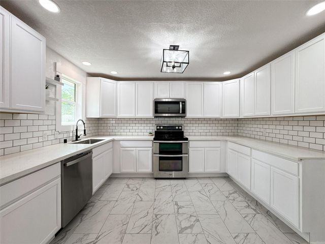 17958 County Road 426, Brazoria, TX 77422