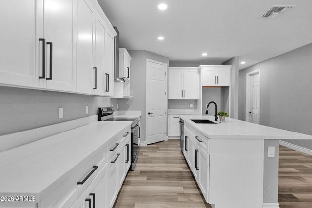 21028 N DENVER HILL Drive, Wittmann, AZ 85361