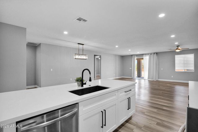 21028 N DENVER HILL Drive, Wittmann, AZ 85361