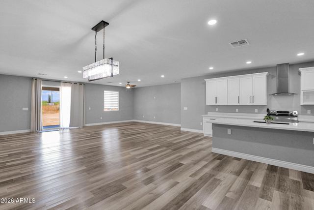 21028 N DENVER HILL Drive, Wittmann, AZ 85361