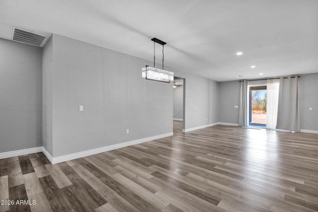 21028 N DENVER HILL Drive, Wittmann, AZ 85361
