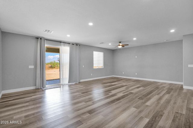 21028 N DENVER HILL Drive, Wittmann, AZ 85361