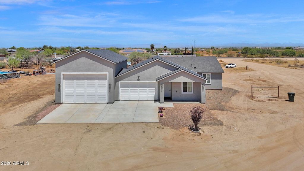 21028 N DENVER HILL Drive, Wittmann, AZ 85361