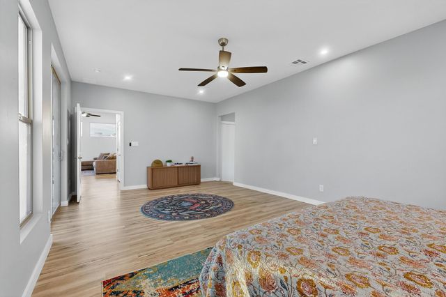 720 10th Avenue SE, Rio Rancho, NM 87124