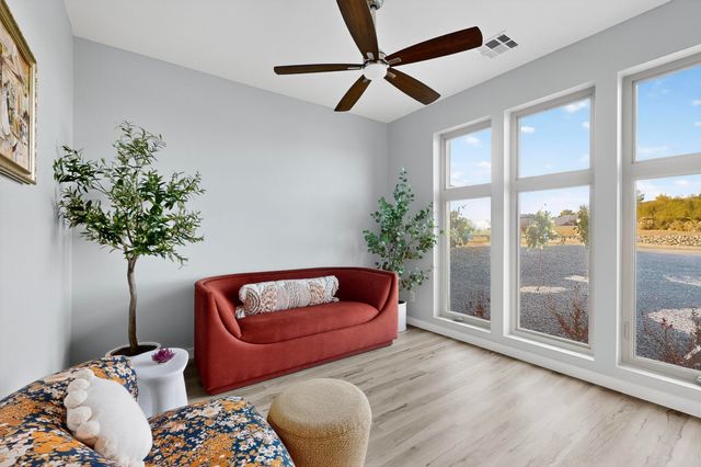 720 10th Avenue SE, Rio Rancho, NM 87124