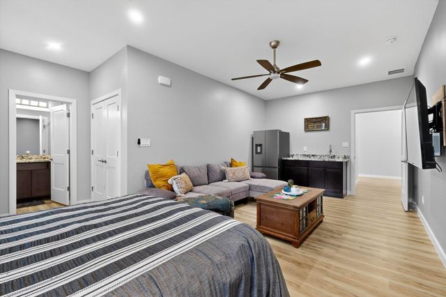 720 10th Avenue SE, Rio Rancho, NM 87124