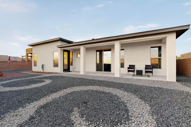 720 10th Avenue SE, Rio Rancho, NM 87124