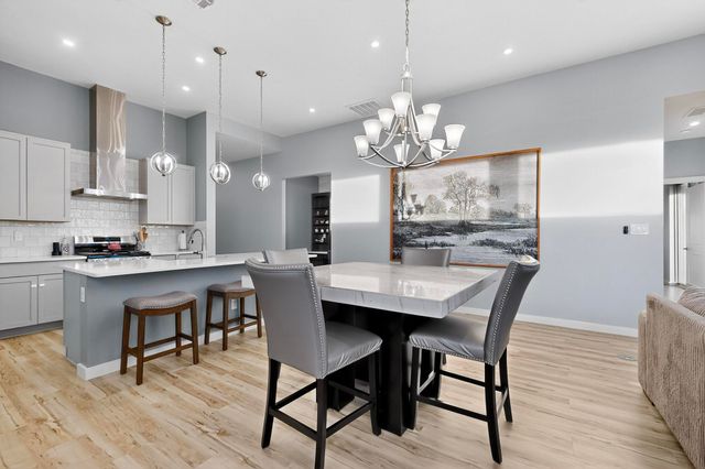 720 10th Avenue SE, Rio Rancho, NM 87124