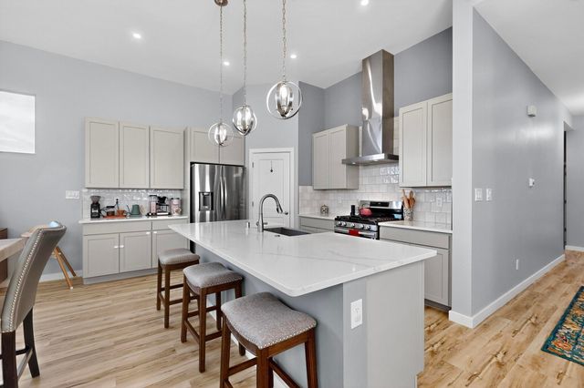 720 10th Avenue SE, Rio Rancho, NM 87124