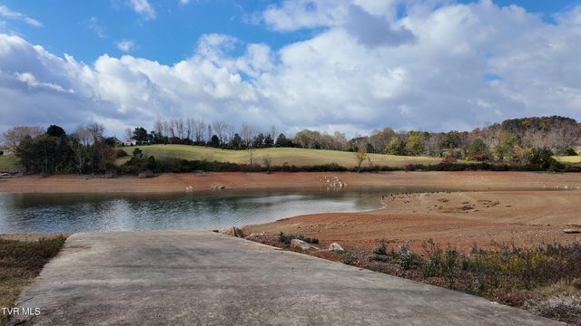 210 Lake View Estates Drive, Bristol, TN 37620