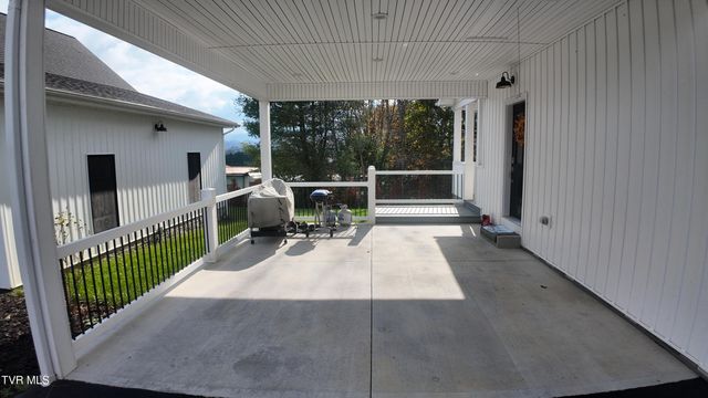 210 Lake View Estates Drive, Bristol, TN 37620