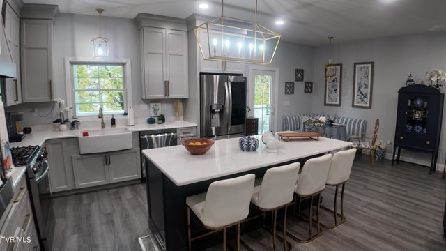 210 Lake View Estates Drive, Bristol, TN 37620