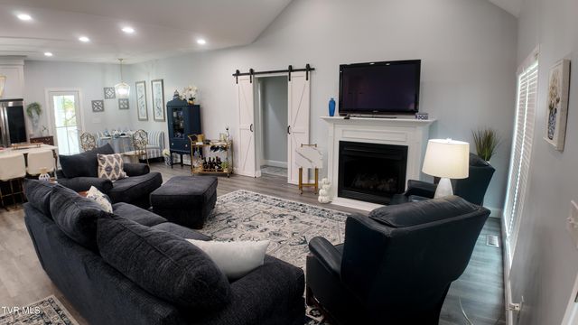 210 Lake View Estates Drive, Bristol, TN 37620