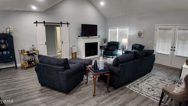 210 Lake View Estates Drive, Bristol, TN 37620