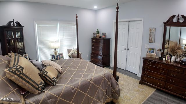 210 Lake View Estates Drive, Bristol, TN 37620