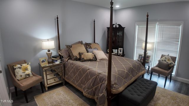210 Lake View Estates Drive, Bristol, TN 37620
