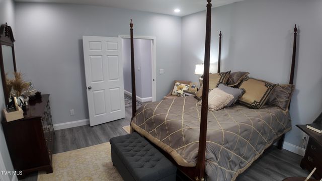 210 Lake View Estates Drive, Bristol, TN 37620