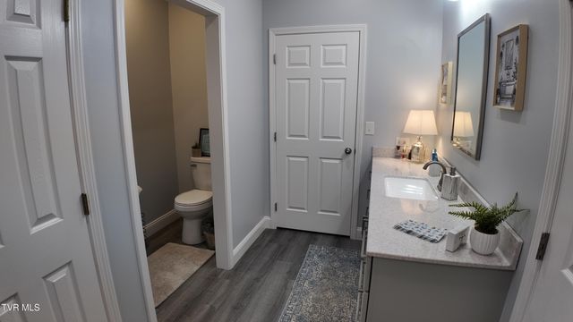 210 Lake View Estates Drive, Bristol, TN 37620