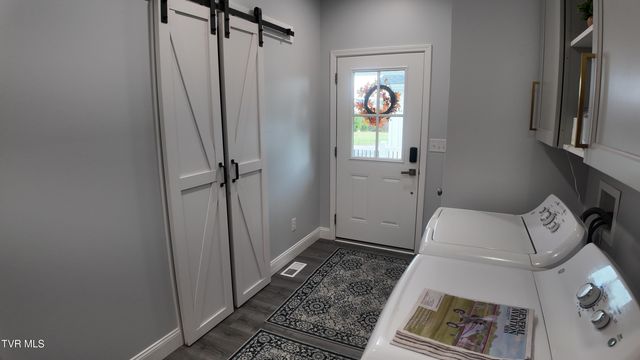 210 Lake View Estates Drive, Bristol, TN 37620
