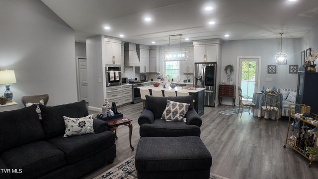 210 Lake View Estates Drive, Bristol, TN 37620