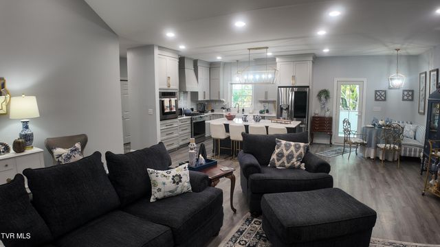 210 Lake View Estates Drive, Bristol, TN 37620