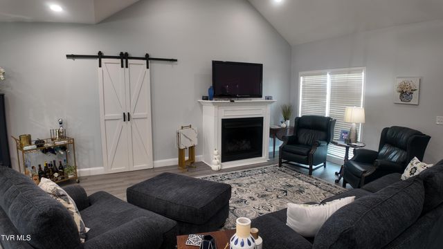 210 Lake View Estates Drive, Bristol, TN 37620