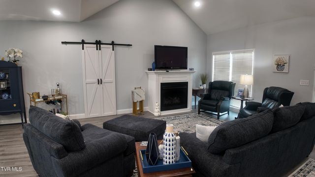 210 Lake View Estates Drive, Bristol, TN 37620