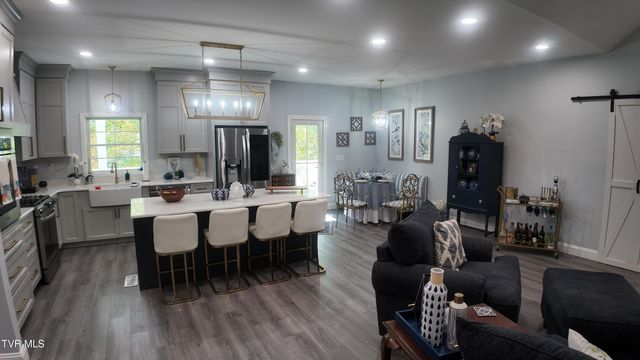 210 Lake View Estates Drive, Bristol, TN 37620