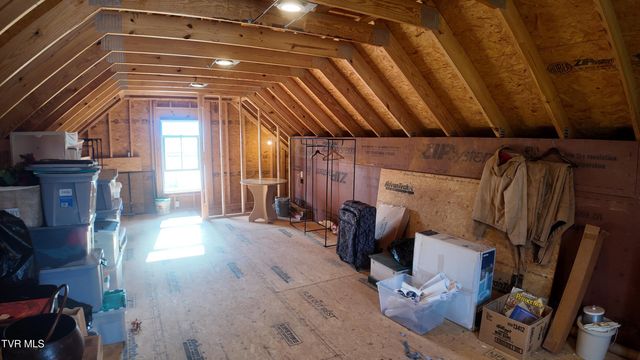 210 Lake View Estates Drive, Bristol, TN 37620
