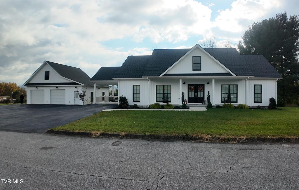 210 Lake View Estates Drive, Bristol, TN 37620