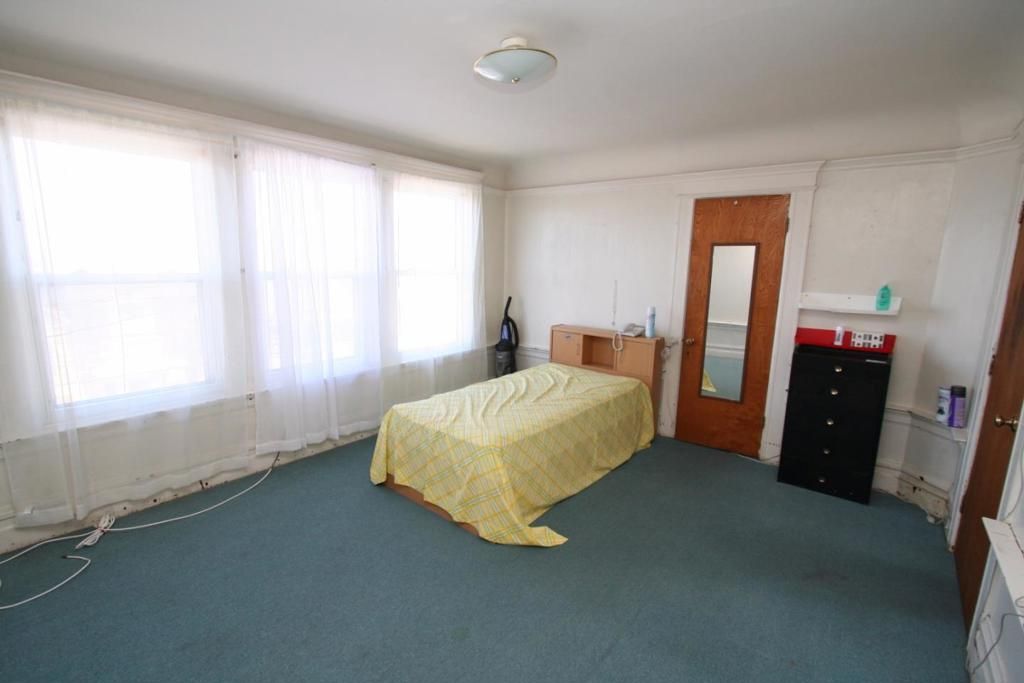 Image 14 of property listing at Address unavailable.