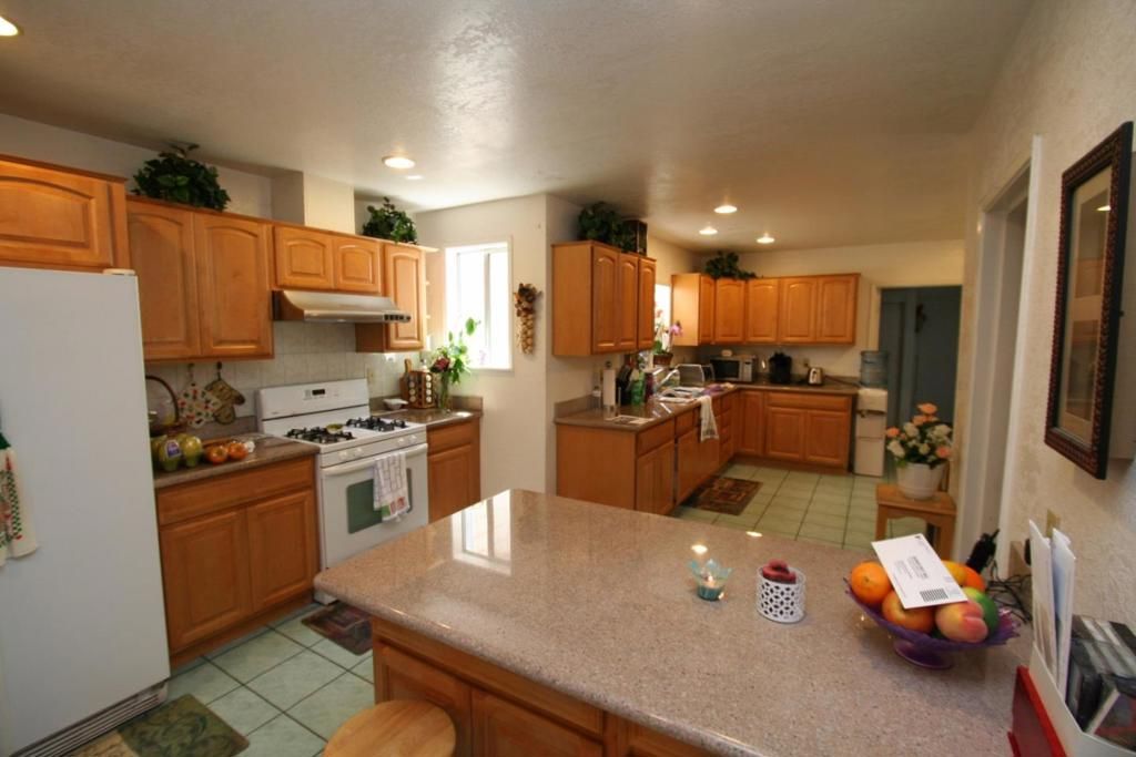 Image 7 of property listing at Address unavailable.