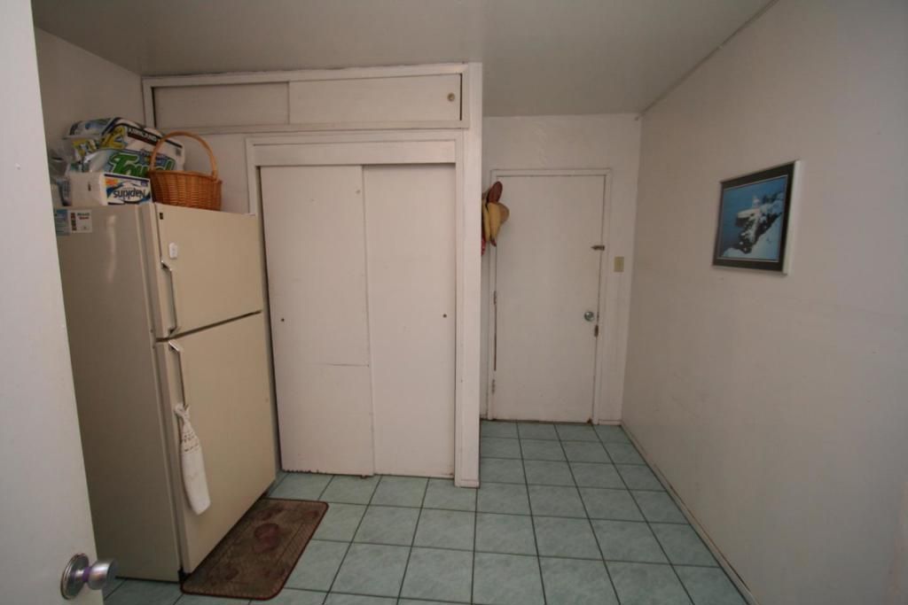 Image 9 of property listing at Address unavailable.