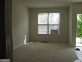 64 GROVE, Devon, PA 19333