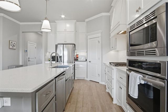 13805 Limestone Lane, Yukon, OK 73099