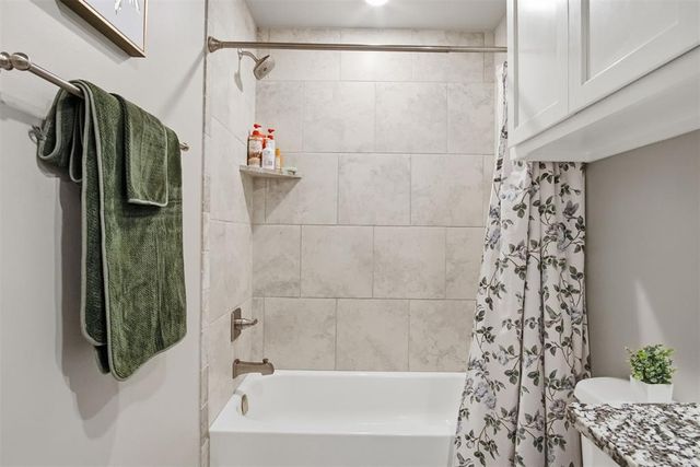 13805 Limestone Lane, Yukon, OK 73099
