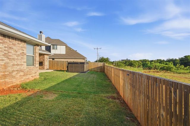 13805 Limestone Lane, Yukon, OK 73099