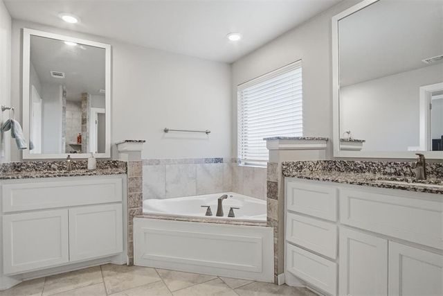 13805 Limestone Lane, Yukon, OK 73099