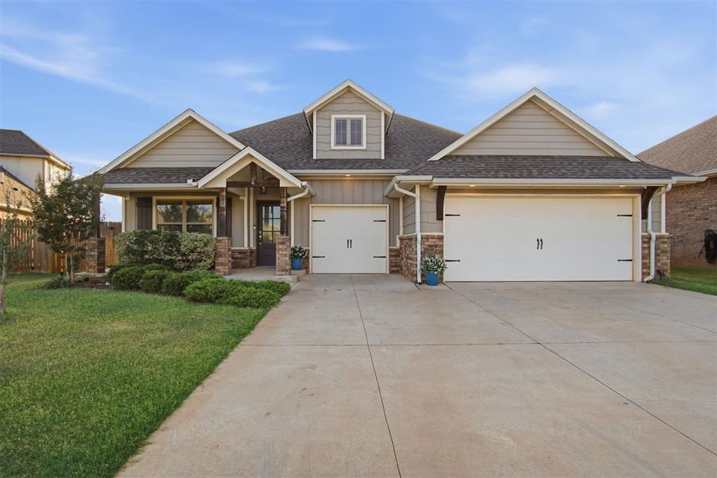 13805 Limestone Lane, Yukon, OK 73099