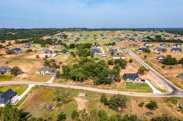 10004 Valley Oak Court, Springtown, TX 76082
