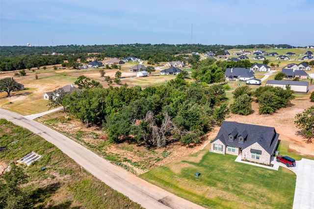 10004 Valley Oak Court, Springtown, TX 76082