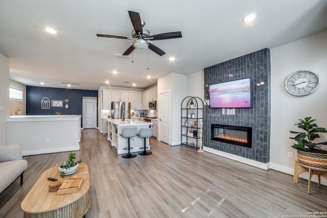 8851 Oakland Rd Unit 14, San Antonio, TX 78240