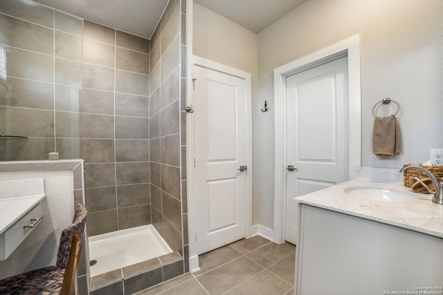 8851 Oakland Rd Unit 14, San Antonio, TX 78240