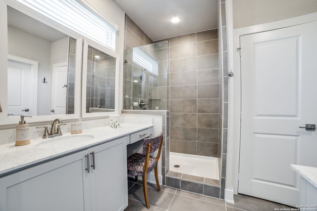 8851 Oakland Rd Unit 14, San Antonio, TX 78240