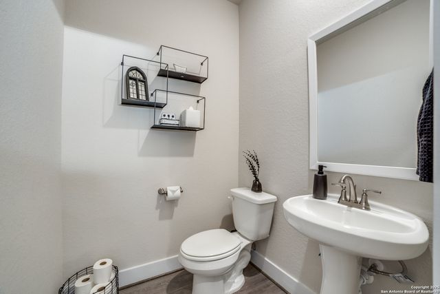 8851 Oakland Rd Unit 14, San Antonio, TX 78240