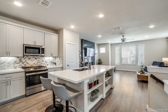 8851 Oakland Rd Unit 14, San Antonio, TX 78240