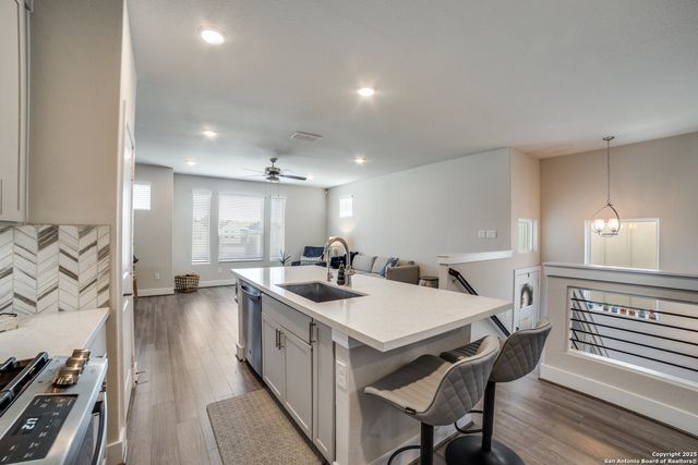 8851 Oakland Rd Unit 14, San Antonio, TX 78240